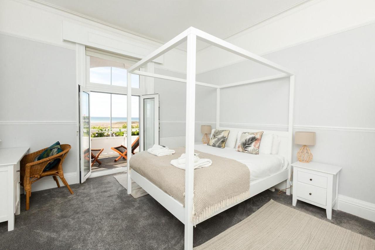 Appartement A View Of The Bay- Panoramic Sea Views- Sleeps 4 à Westgate-on-Sea Extérieur photo