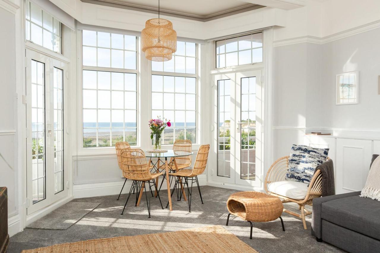 Appartement A View Of The Bay- Panoramic Sea Views- Sleeps 4 à Westgate-on-Sea Extérieur photo