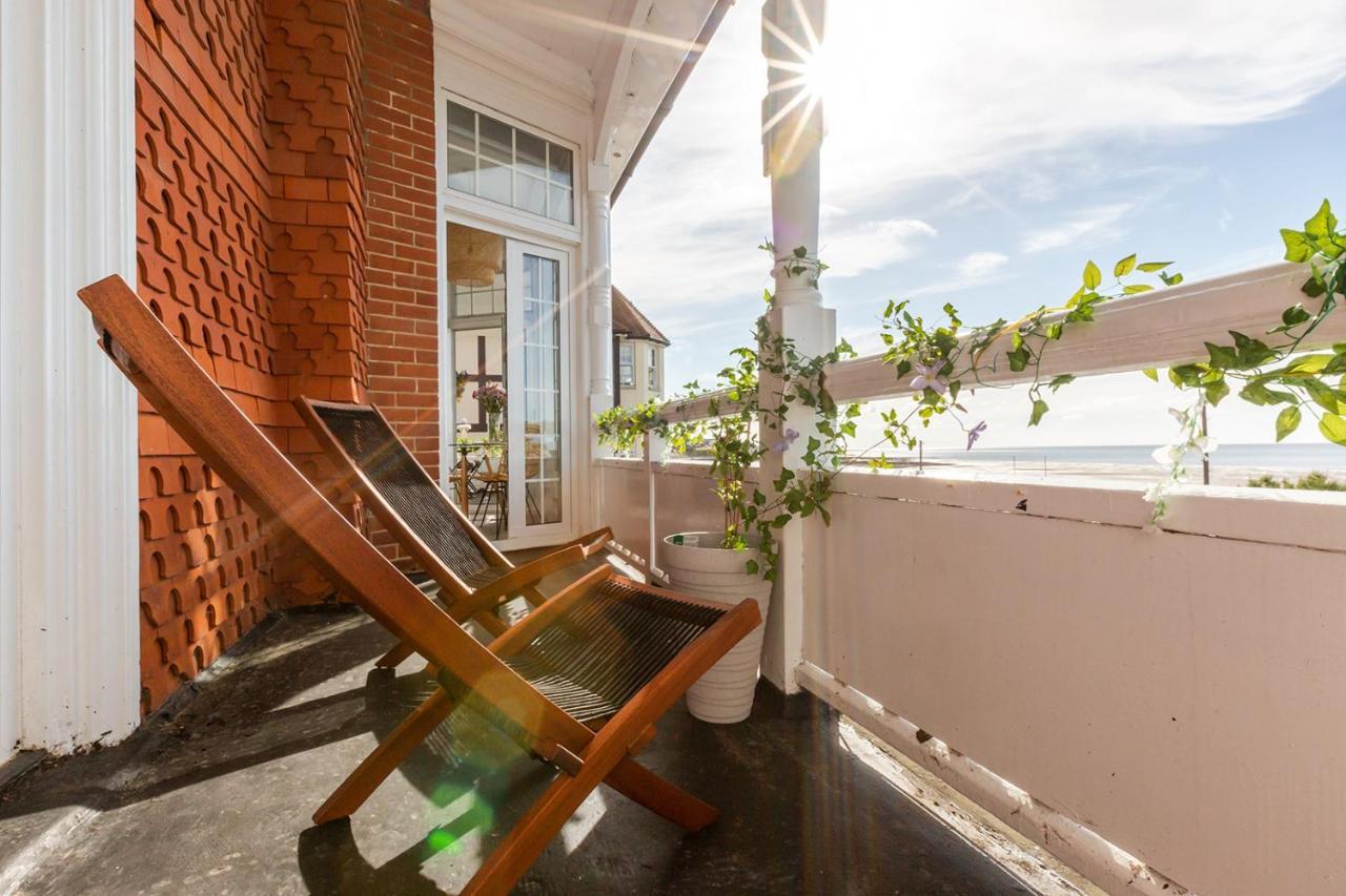 Appartement A View Of The Bay- Panoramic Sea Views- Sleeps 4 à Westgate-on-Sea Extérieur photo