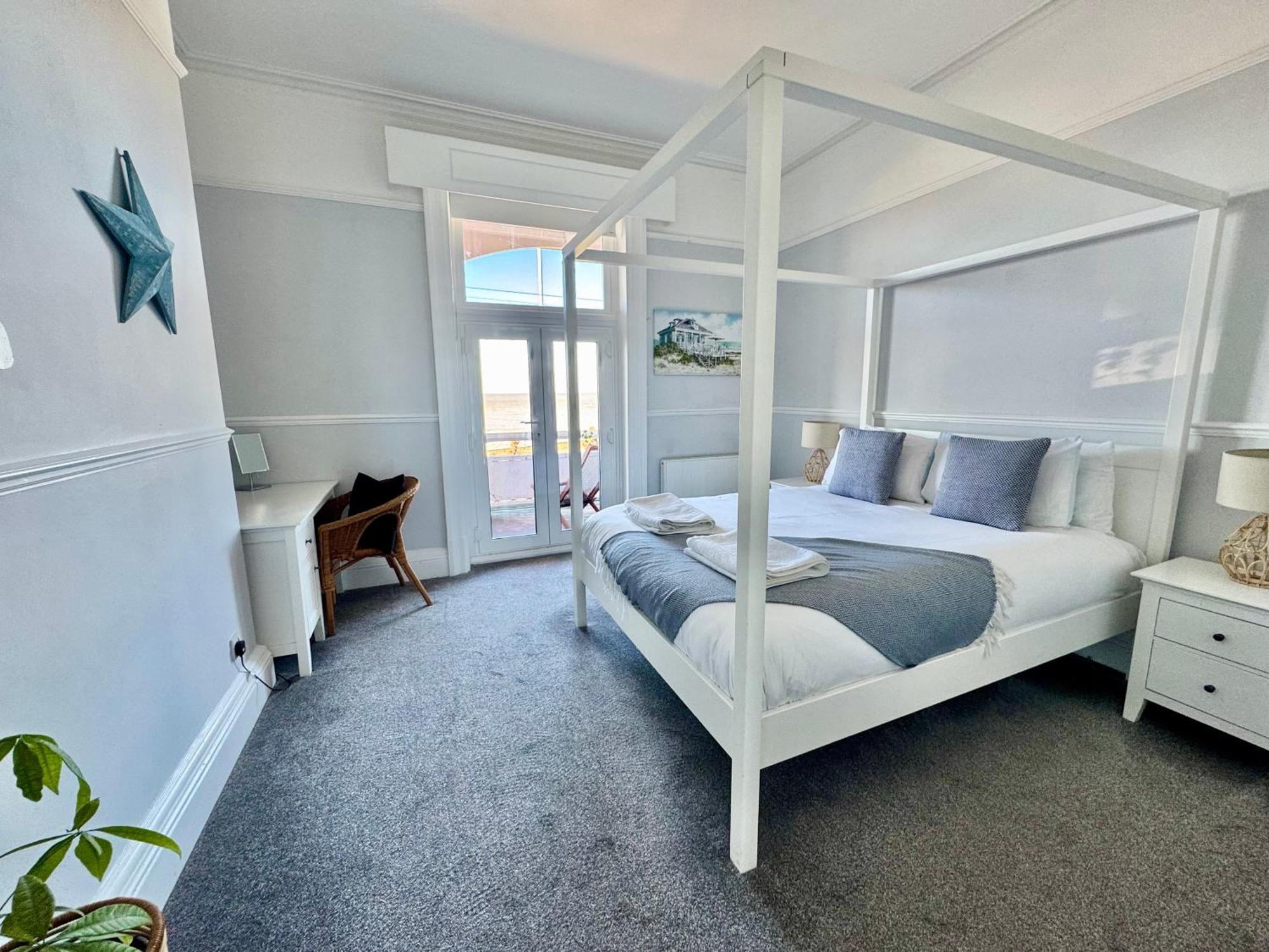 Appartement A View Of The Bay- Panoramic Sea Views- Sleeps 4 à Westgate-on-Sea Extérieur photo