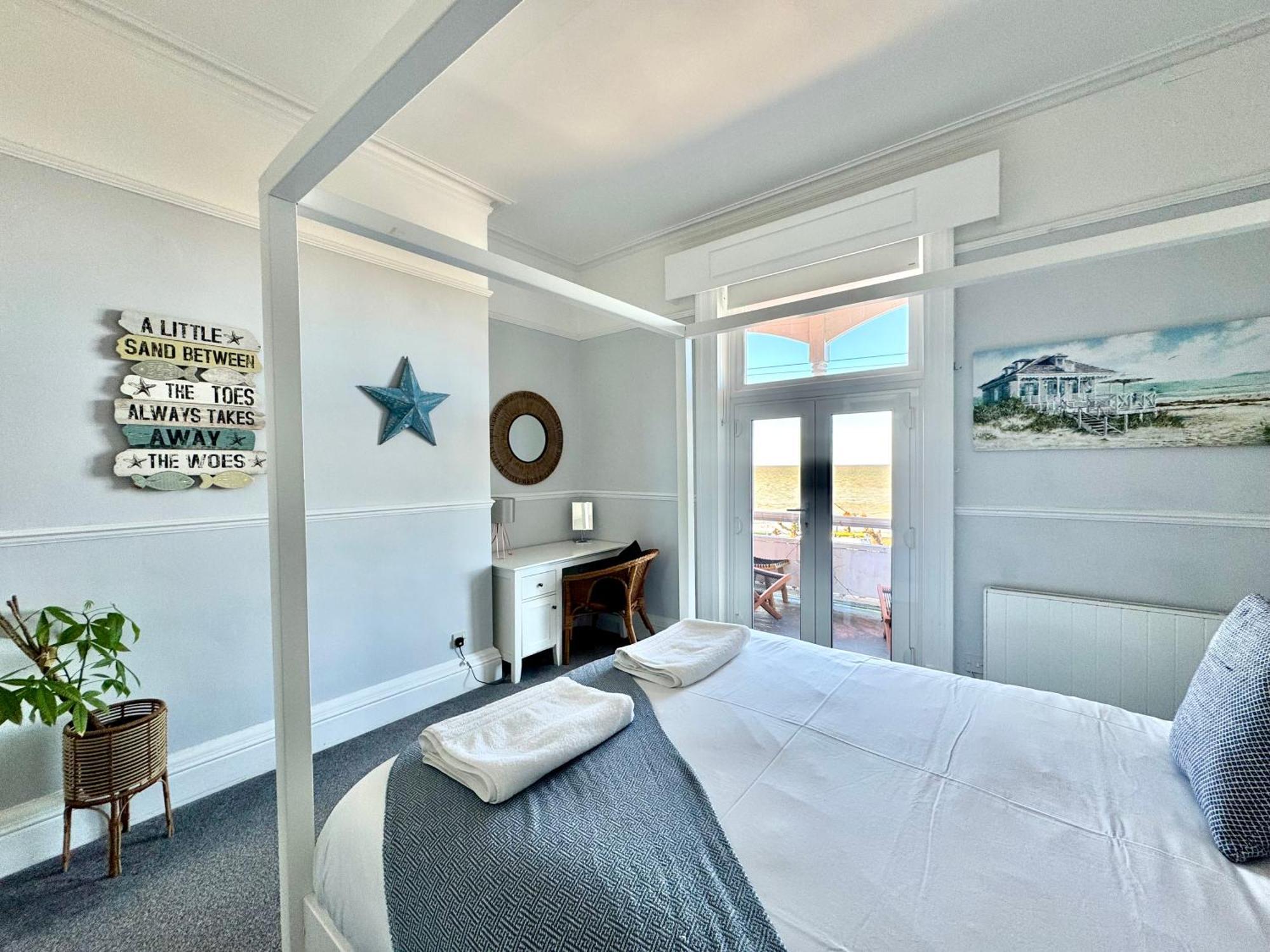 Appartement A View Of The Bay- Panoramic Sea Views- Sleeps 4 à Westgate-on-Sea Extérieur photo